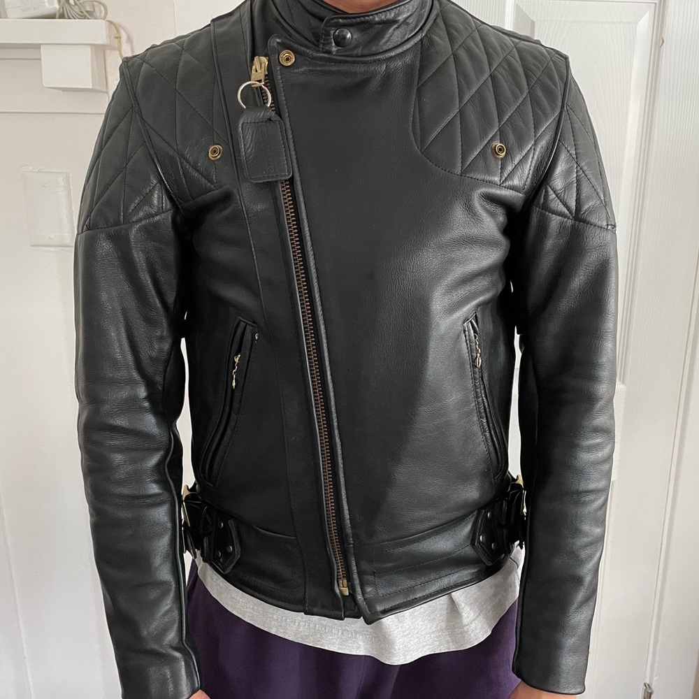 Men’s Vanson motorcycle jacket (Chopper 4014).